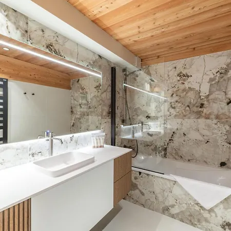 Chalet De Luxe Avec Et Aux Pieds - Fr-1-645-48 Alpe d'Huez